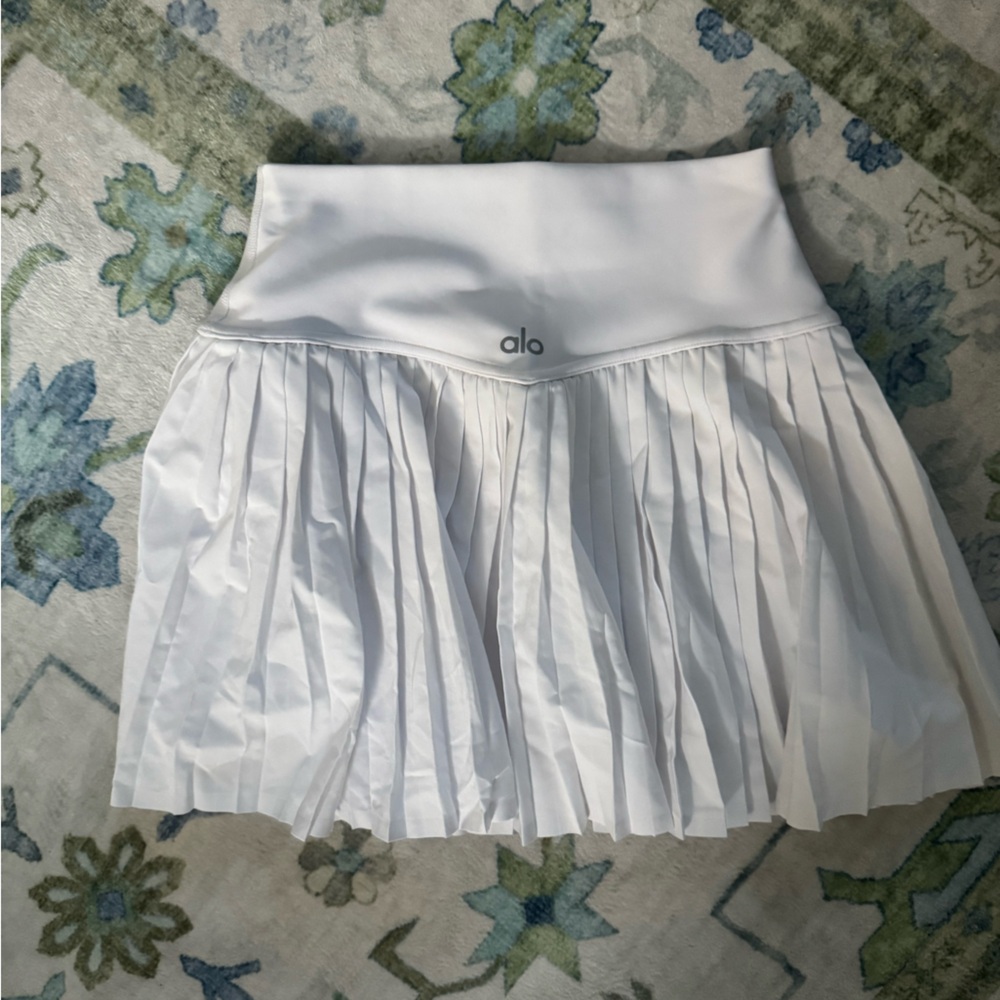 Alo Pleated Skirt - Picture 2 of 2